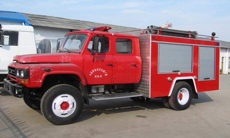 東風尖頭140水罐消防車3.5噸
